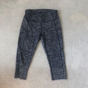 COPY - Lululemon crop leggings!!